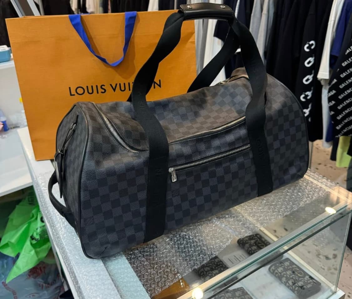 [한정판] 루이비통 그라피트 밴드리에르 코팅 캔버스 레더 키폴 상품이미지1