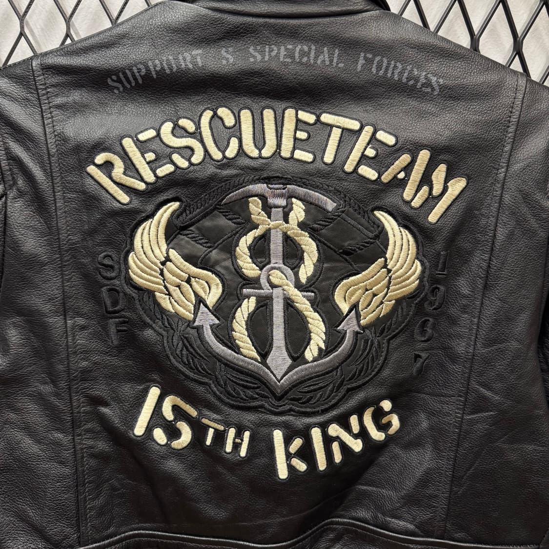 ITA VINTAGE 레더 봄버 자켓 전후면 패치 포인트 블랙 상품이미지2