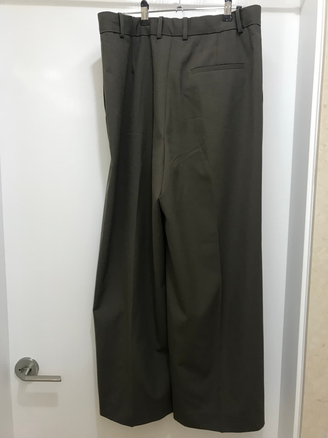 COS 릴랙스드 트윌 와이드 레그 트라우저 몰 40 상품이미지4