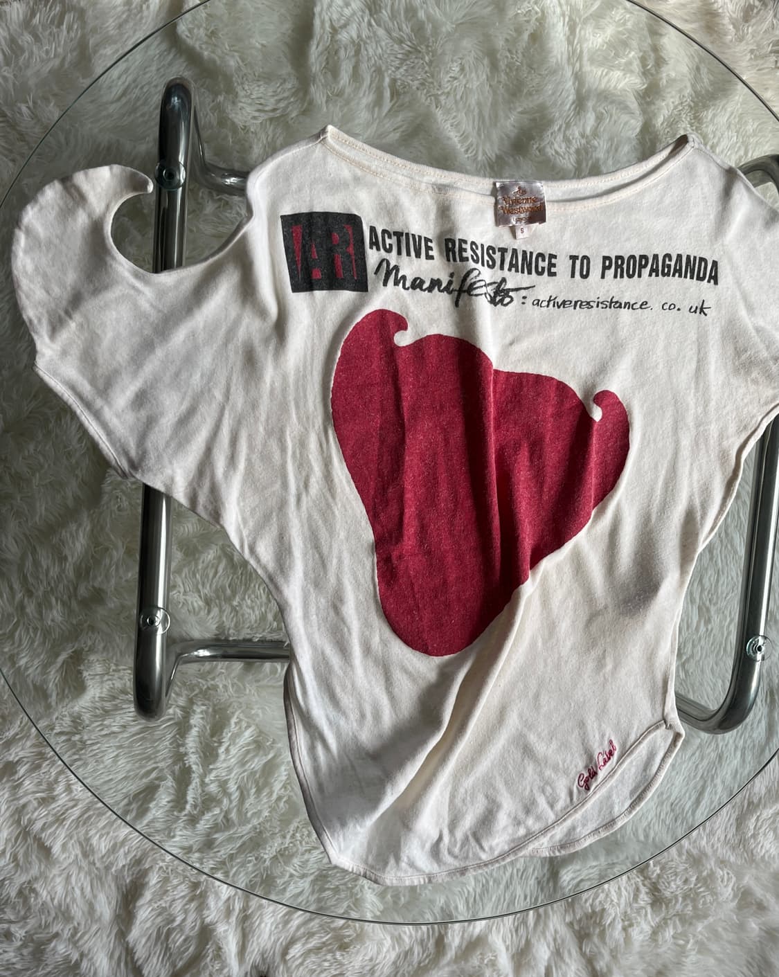 비비안 웨스트우드 Active Resistance 컬렉션 티셔츠 상품이미지1