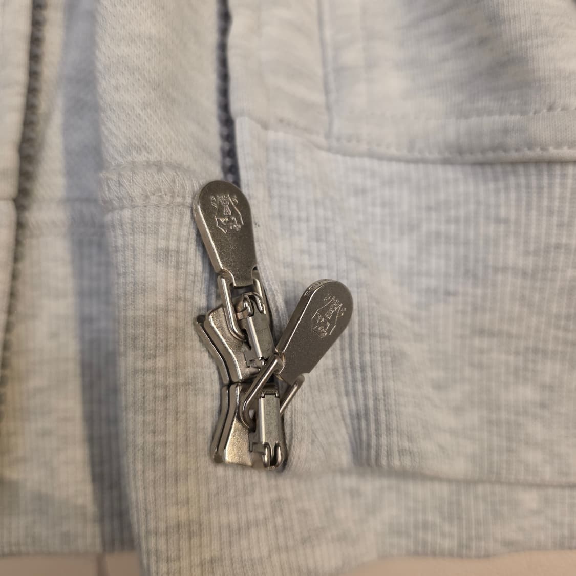 브루넬로 쿠치넬리 그레이 후드 집업 상품이미지3