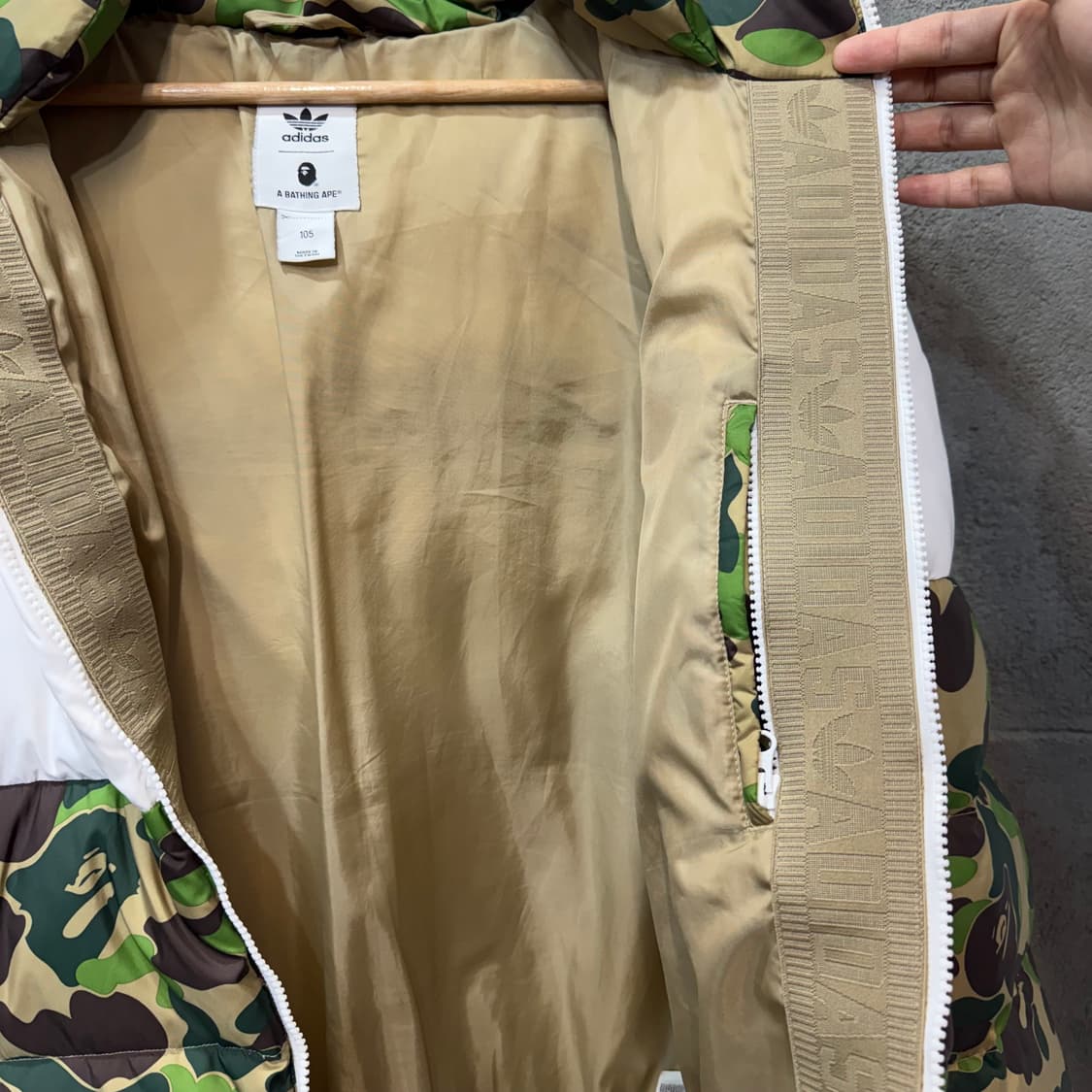 아디다스 x 베이프 샤크 카모 다운 패딩 (XL)  상품이미지8