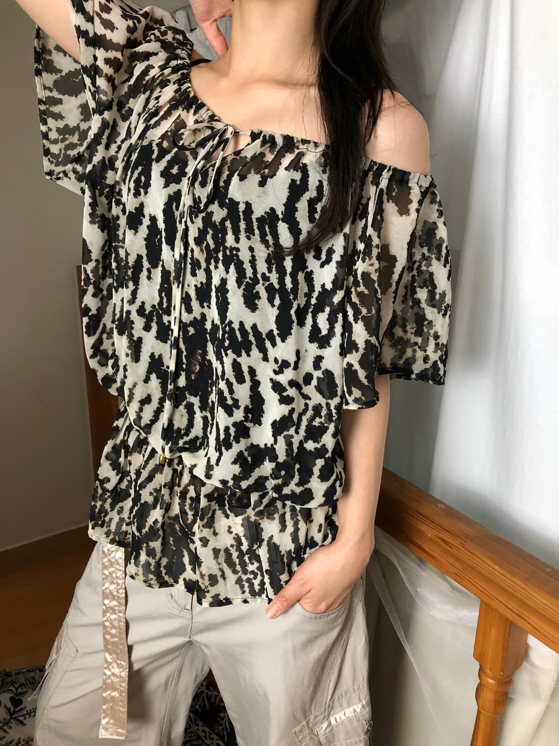 Calvin Klein / Sheer Leopard Blouse 상품이미지1
