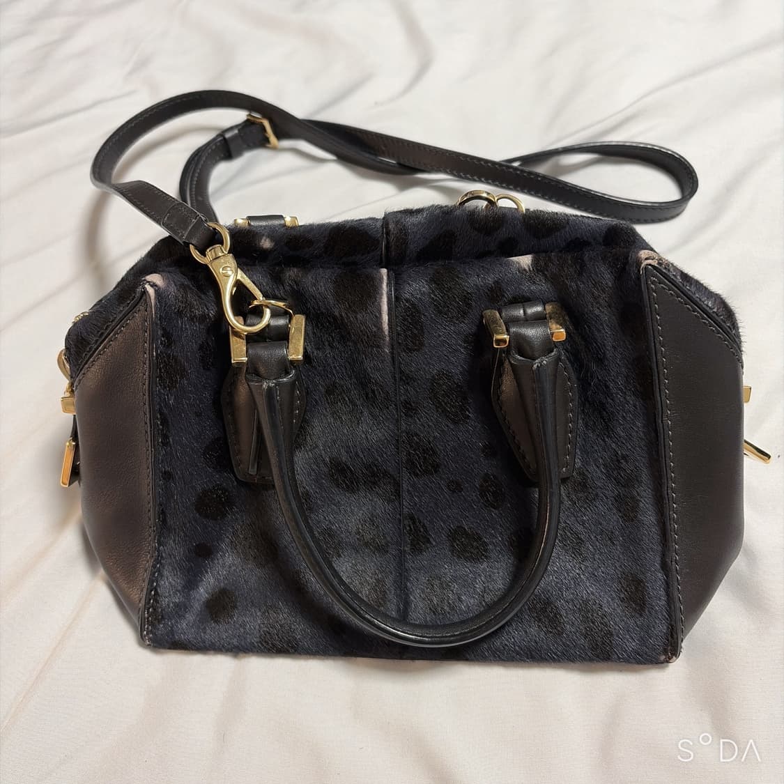 TODS 토즈 퍼 미니 크로스백 상품이미지1