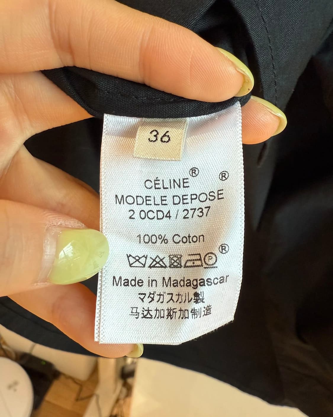 셀린느 블랙 하프집업 슬리브리스 카라티  상품이미지9