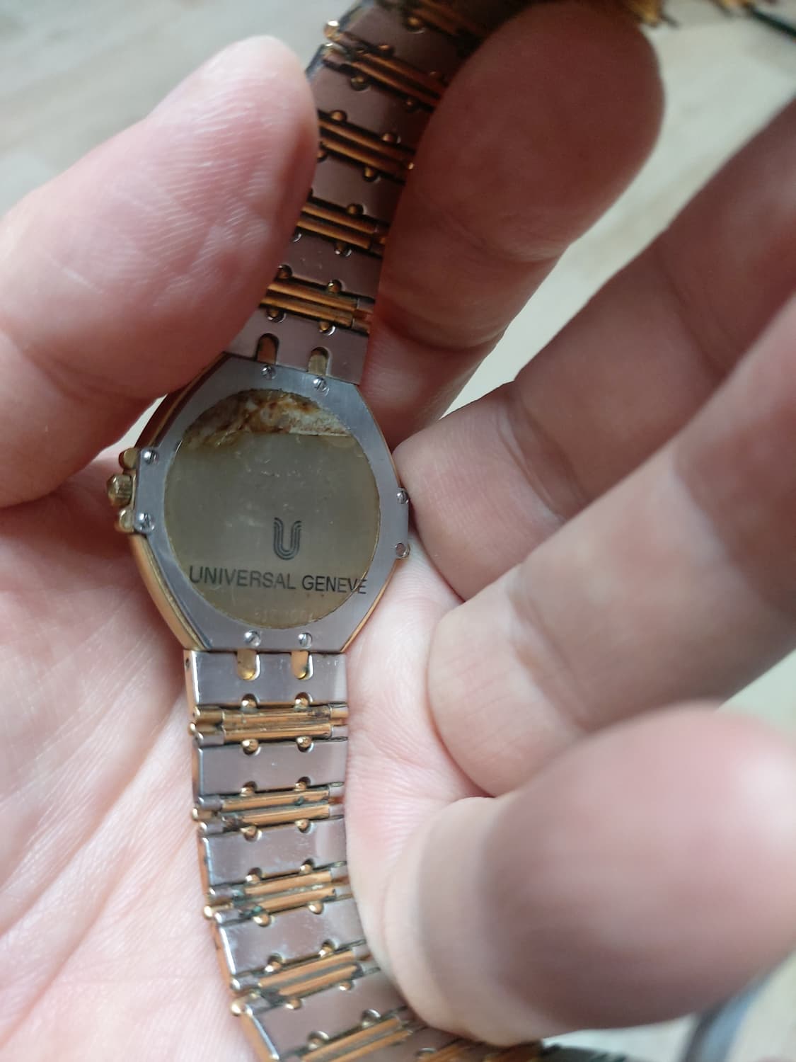 유니버셜제네브 금장 쿼츠  상품이미지3