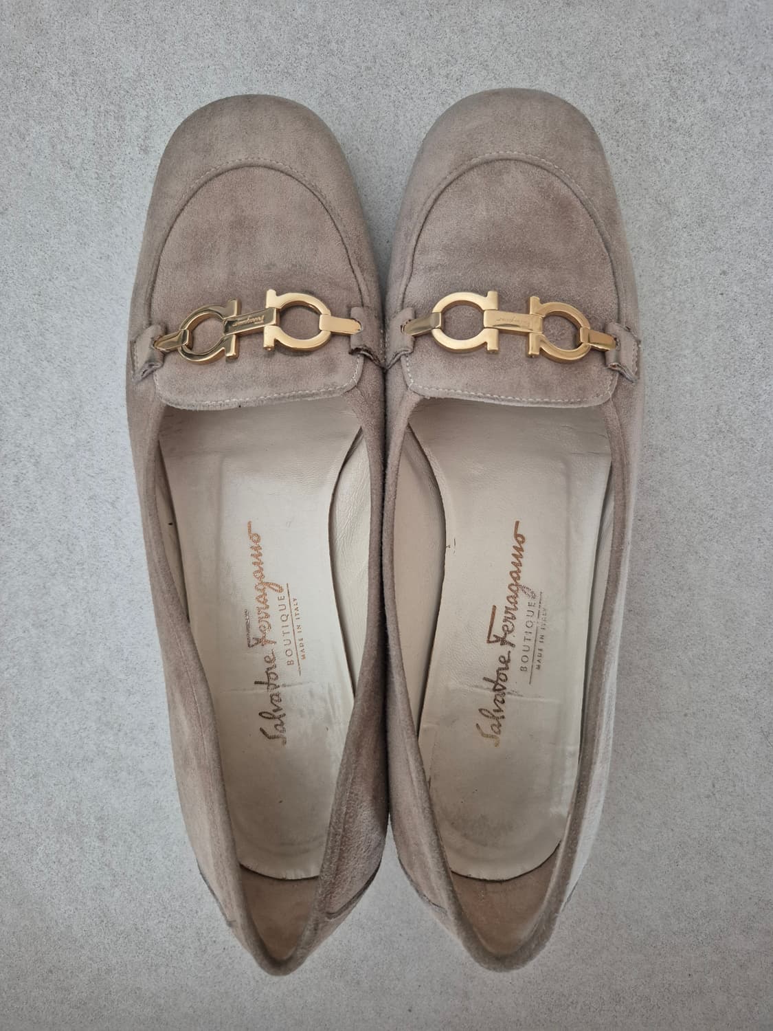 페라가모 스웨이드 로퍼 단화 상품이미지2