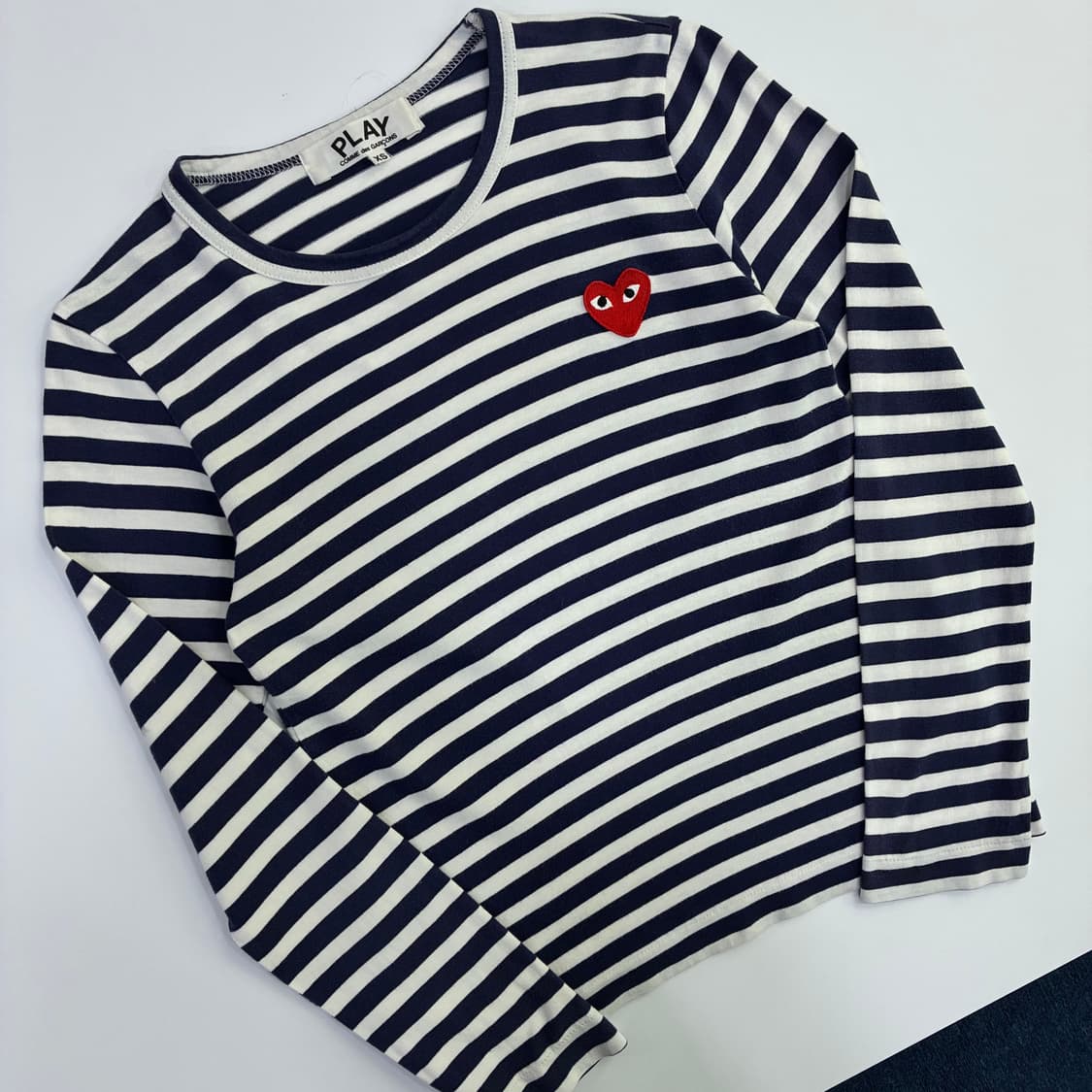 Comme des garsons 꼼데가르송 우먼스 레드 와펜 블루 보더티 상품이미지2