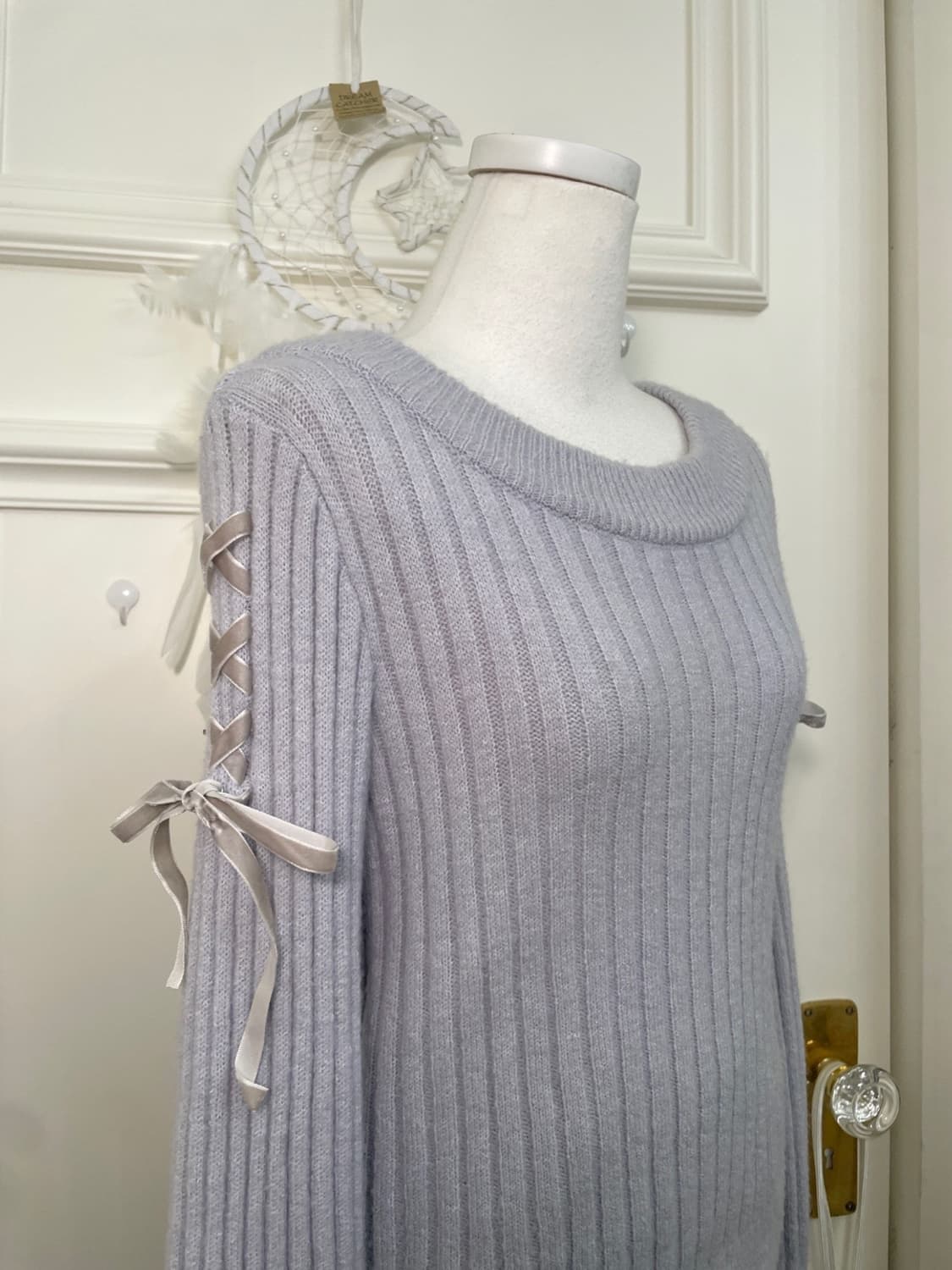 blueberry off-shoulder side lace-up swea 상품이미지10