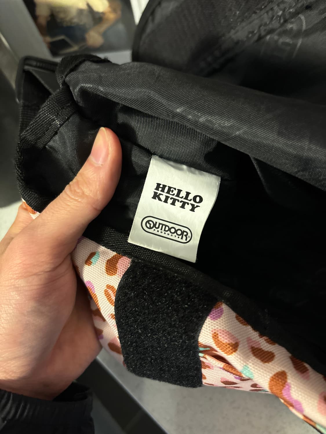 아웃도어 프로덕트 헬로키티 레오파드 메신저백 상품이미지5