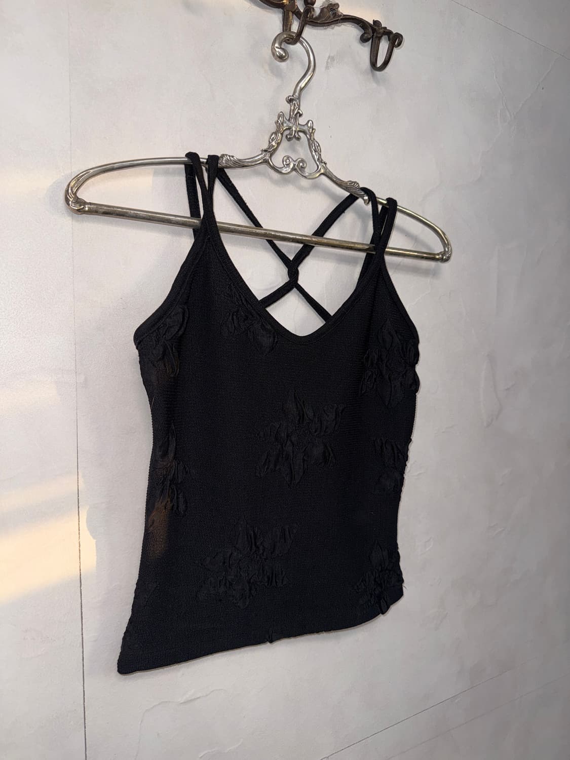 Black flower embossing crop sleeveless  상품이미지4