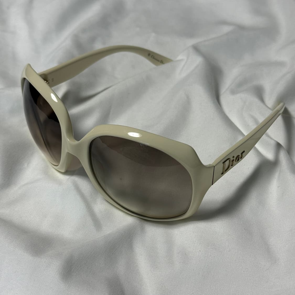 Dior Glossy 1 Sunglasses. 상품이미지4