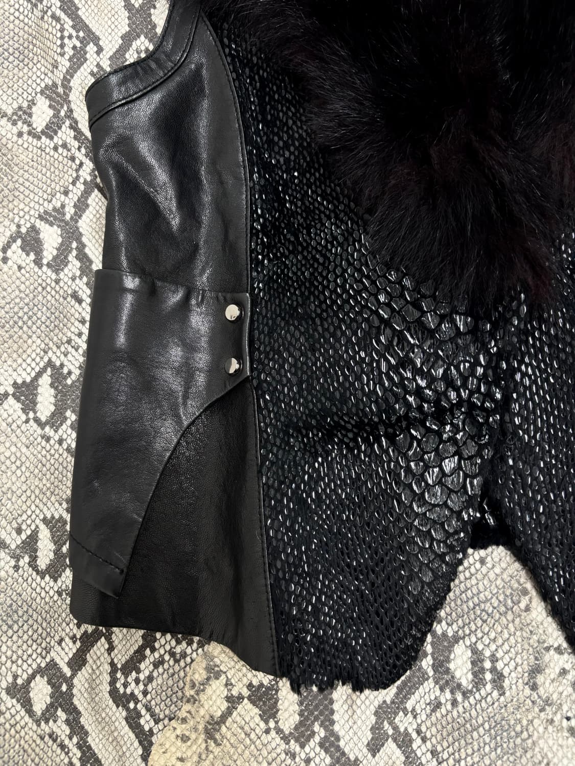 V-Kei Rare Python Design Fur Trimming Sh 상품이미지2