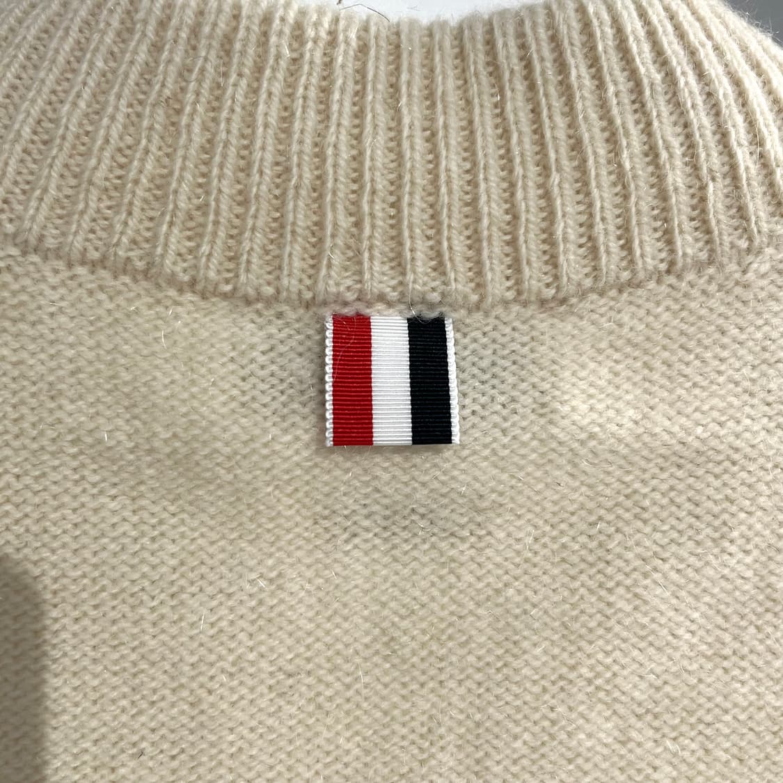 톰브라운 사선 니트조끼 상품이미지3