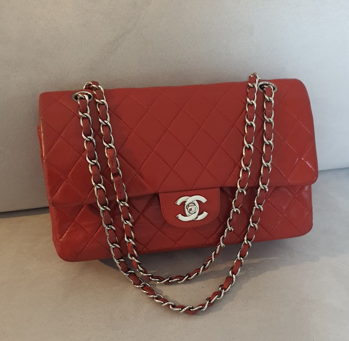 샤넬 빈티지 클래식 미듐 레드 상품이미지1