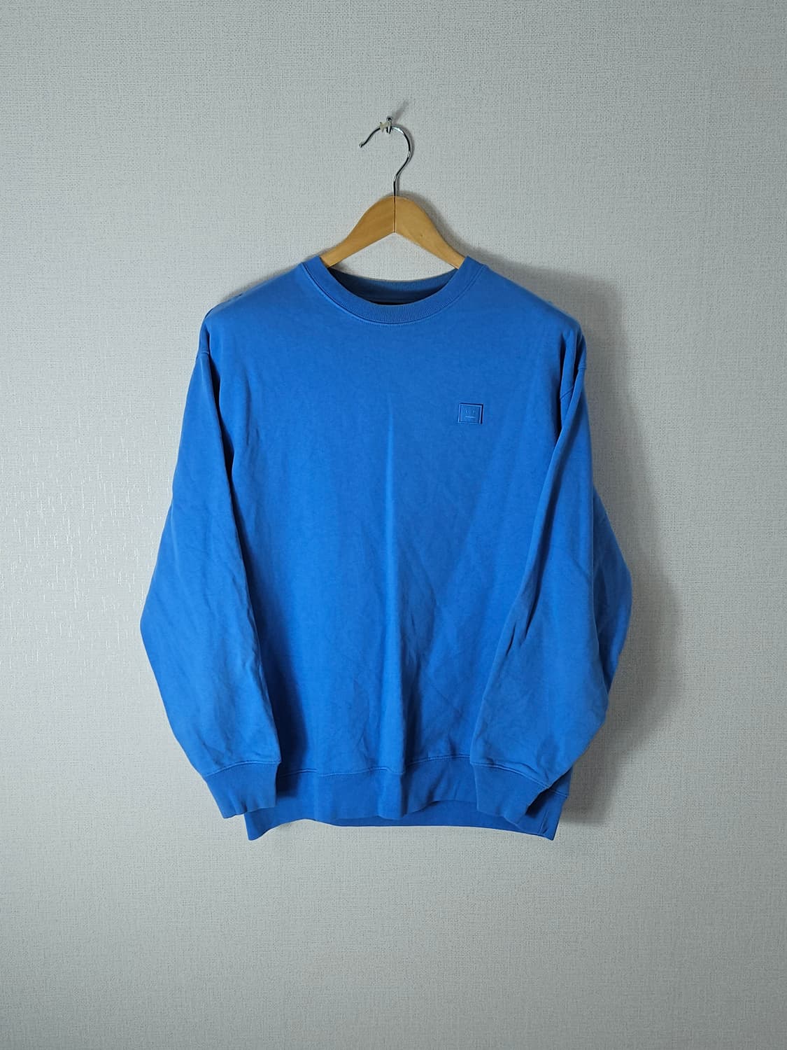 아크네스튜디오 포바 페이스패치 이모지 맨투맨 라운드넥 M (정품) 상품이미지1