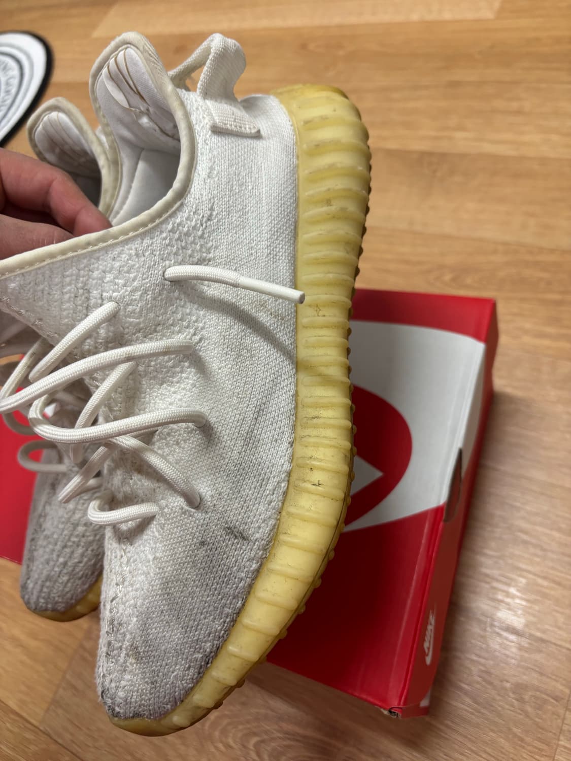 아디다스 이지부스트 350 트리플화이트 255 판매합니다 상품이미지4