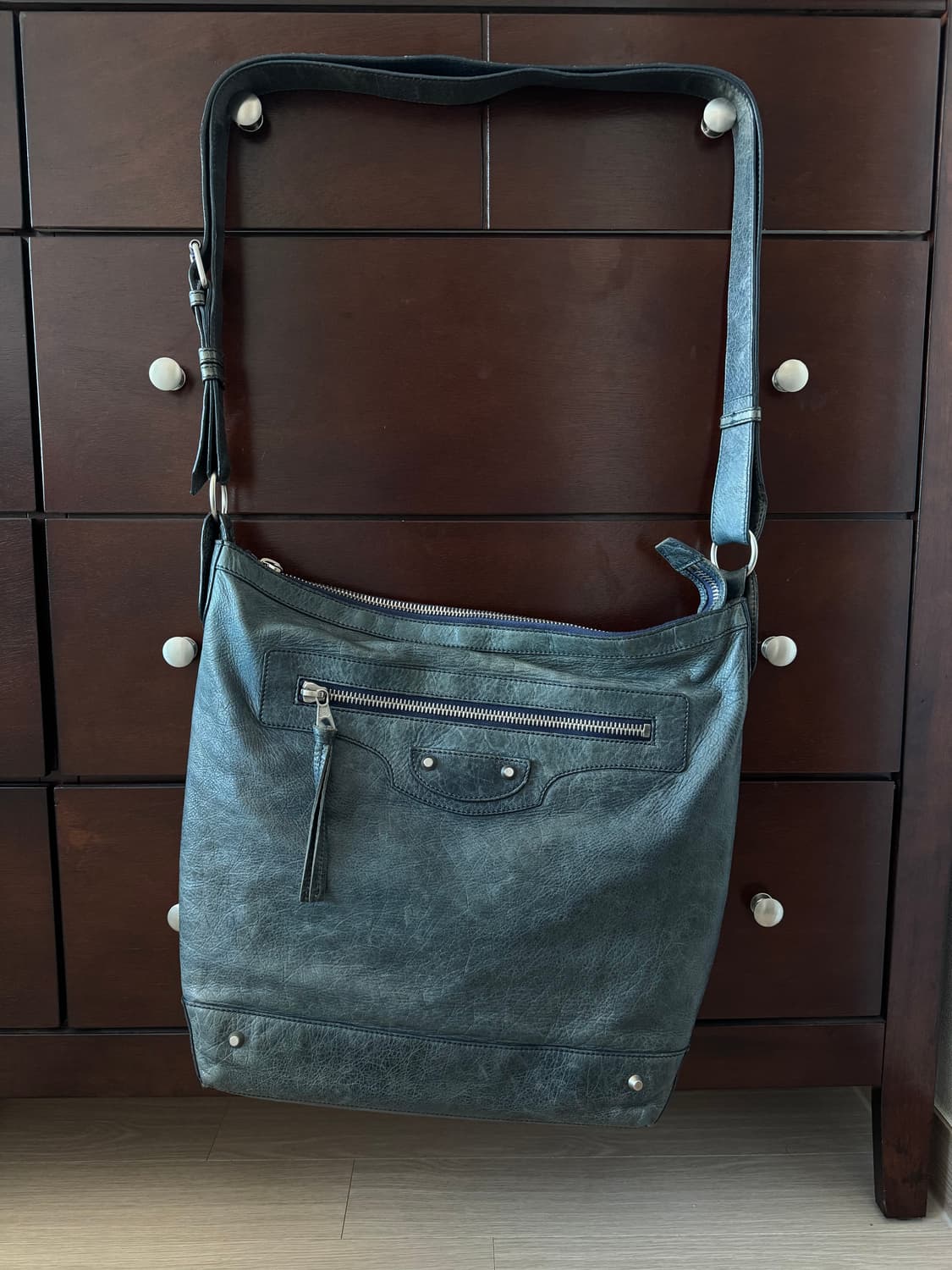 발렌시아가 가방 모터백 자이언트 숄더백 호보 크로스백(정품) 상품이미지1