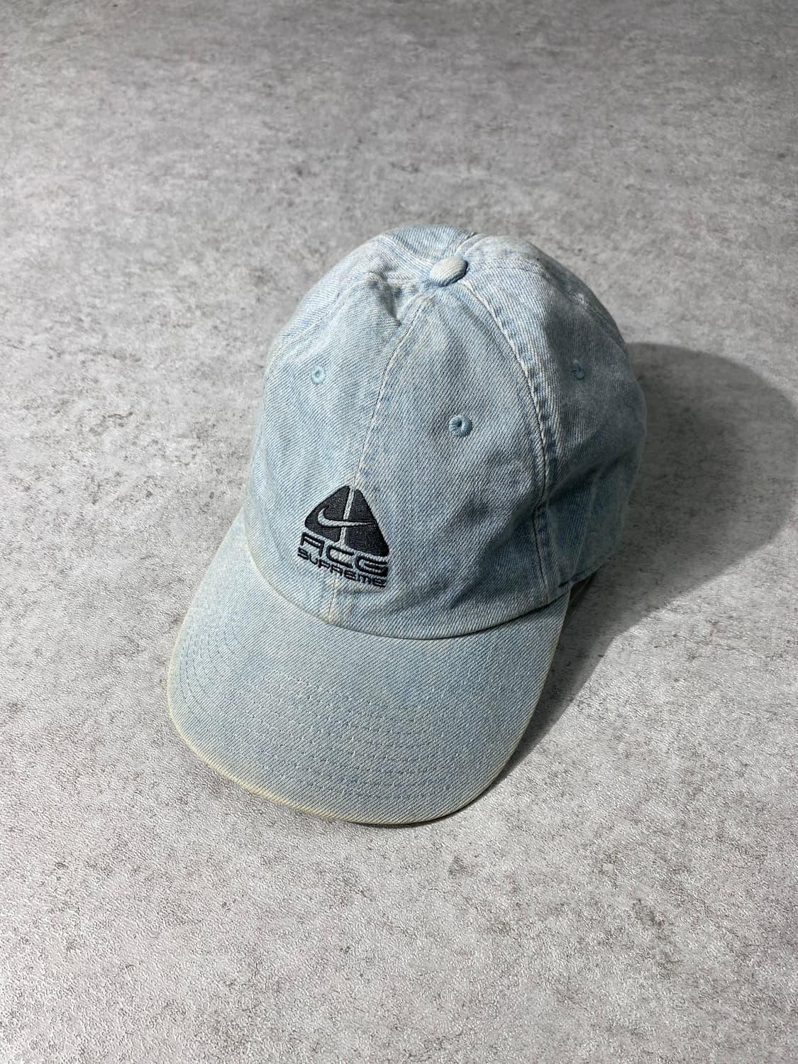 [OS] Nike ACG x Supreme 워시드 블루 데님 볼캡 상품이미지3