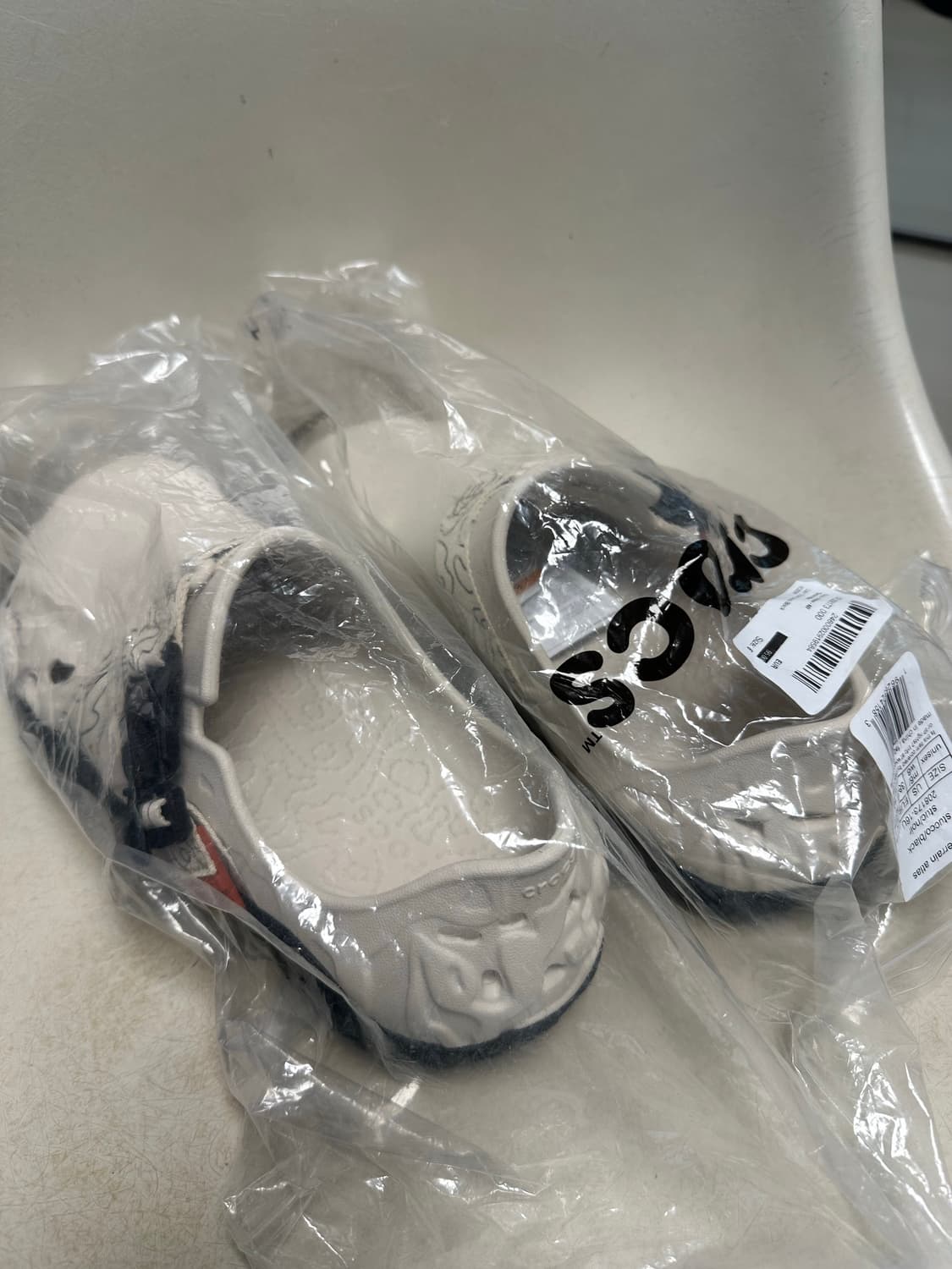 크록스 올 터레인 아틀라스 스투코 블랙 상품이미지3