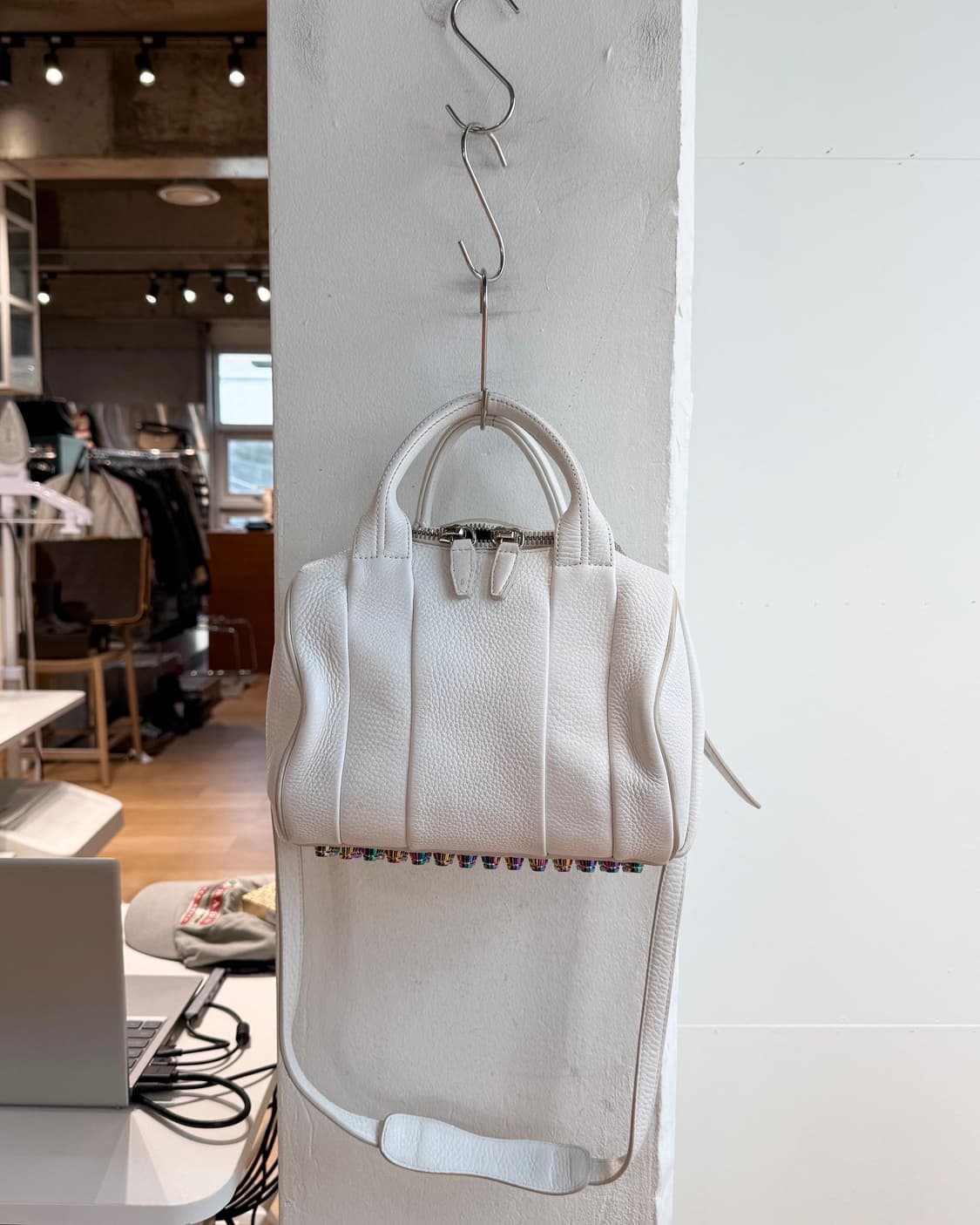 알렉산더 왕 화이트 루코 더플 보스턴백  상품이미지5