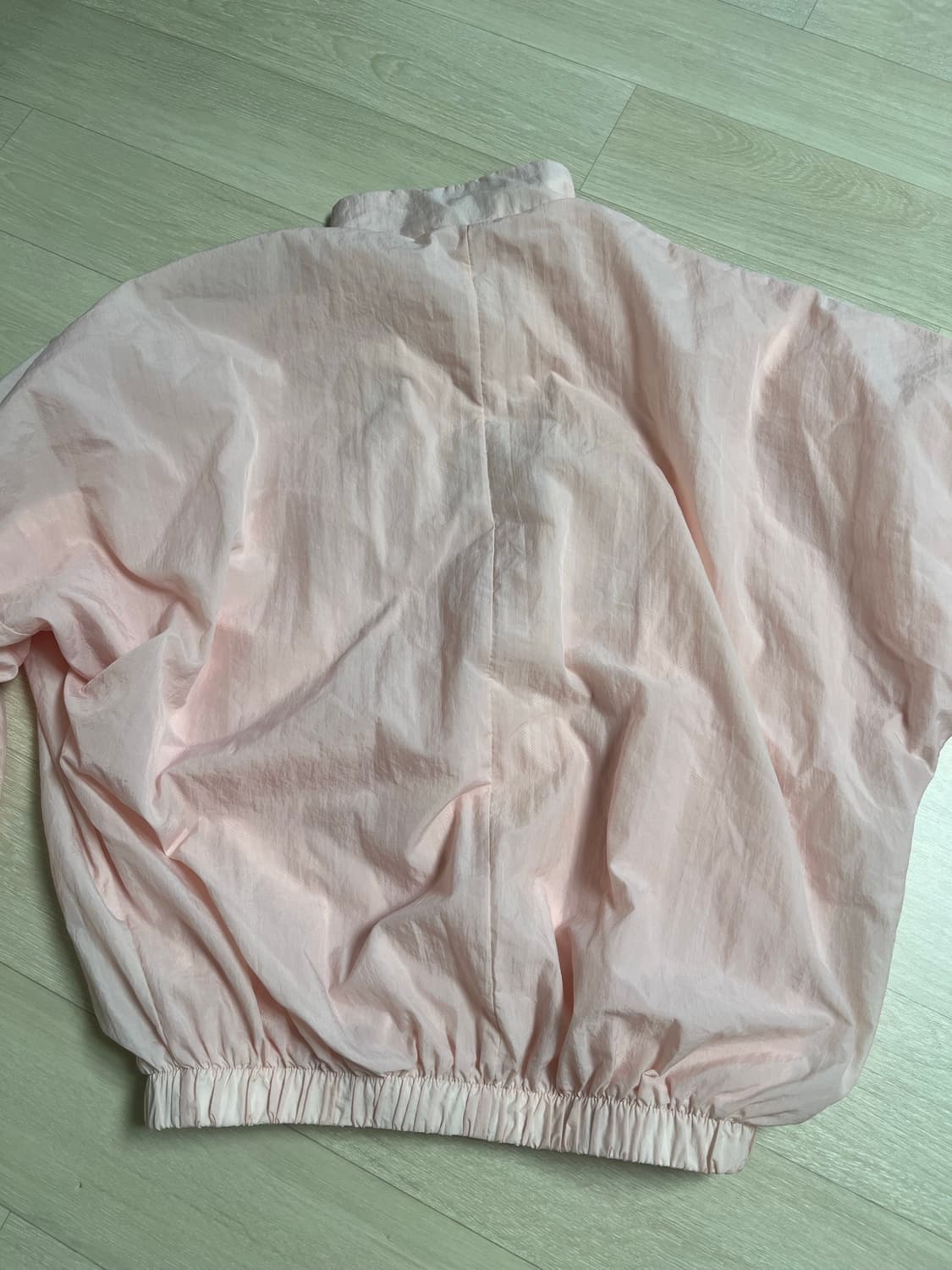 나이키 에센셜 핑크 바람막이 xs 정가 135000 -> 55000 상품이미지2