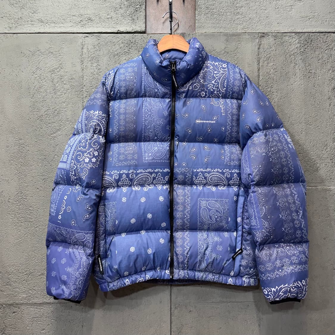 디스이즈네버댓 페이즐리 다운 패딩 (L)   상품이미지1