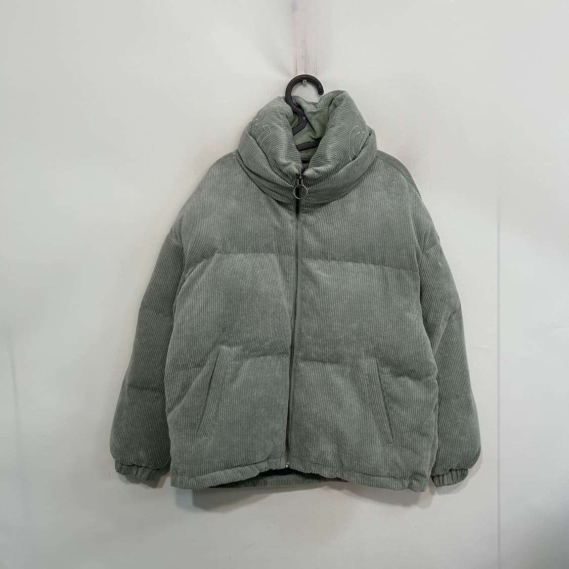 게스 코듀로이 하이넥 푸퍼 패딩 85 수지패딩 상품이미지4