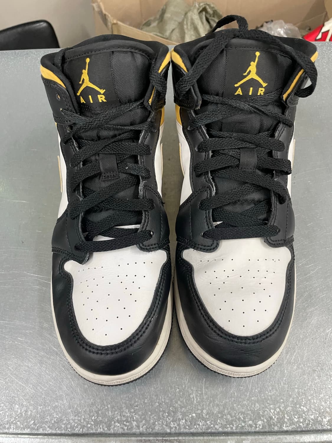 나이키 에어 조던 1 미드 폴른 250 상품이미지5