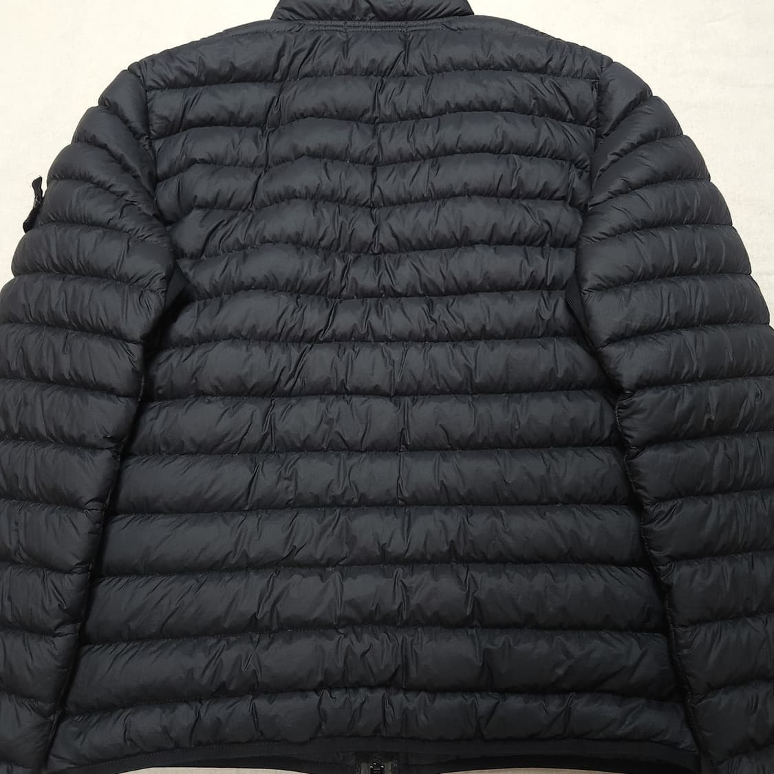[95] 스톤아일랜드 다크그레이 경량 패딩 상품이미지4