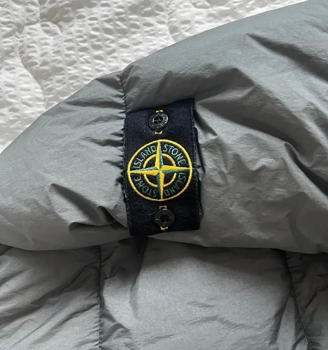 17FW 스톤아일랜드 크링클랩스 그레이 우원재패딩 상품이미지3