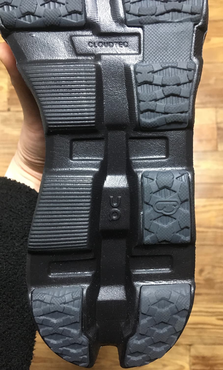 (280)온러닝 파프 클라우드몬스터 하이퍼 블랙 판매합니다 상품이미지9