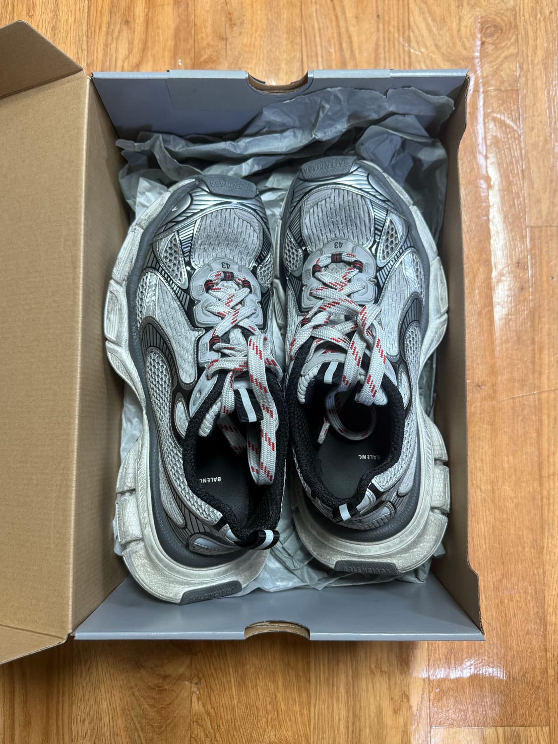 발렌시아가 3XL 그레이 화이트 레드 43 상품이미지2