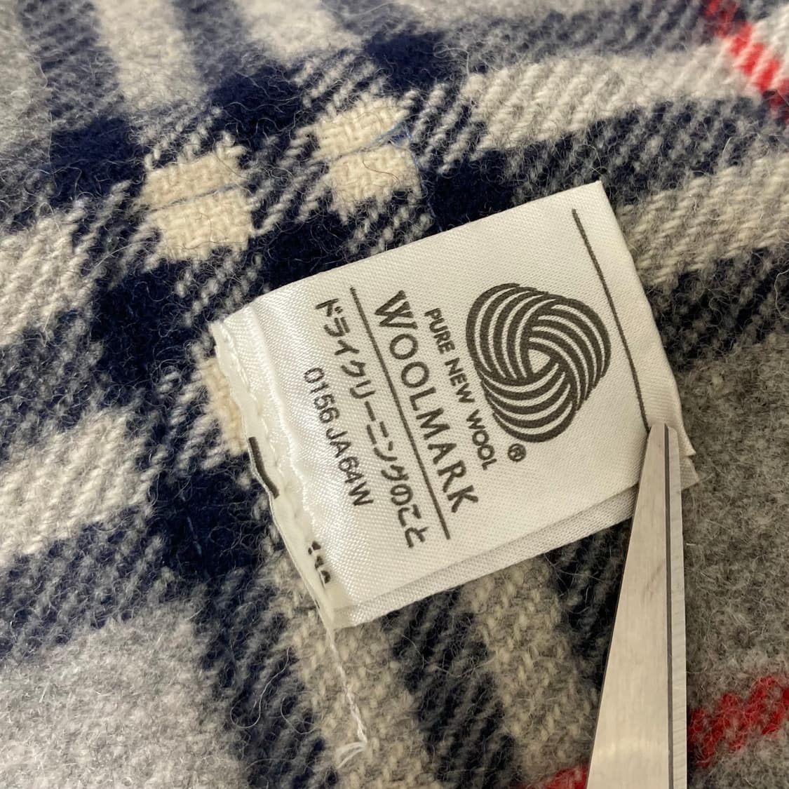 정품) 버버리 노바체크 울100 무릎담요 겸 숄 그레이 상품이미지4