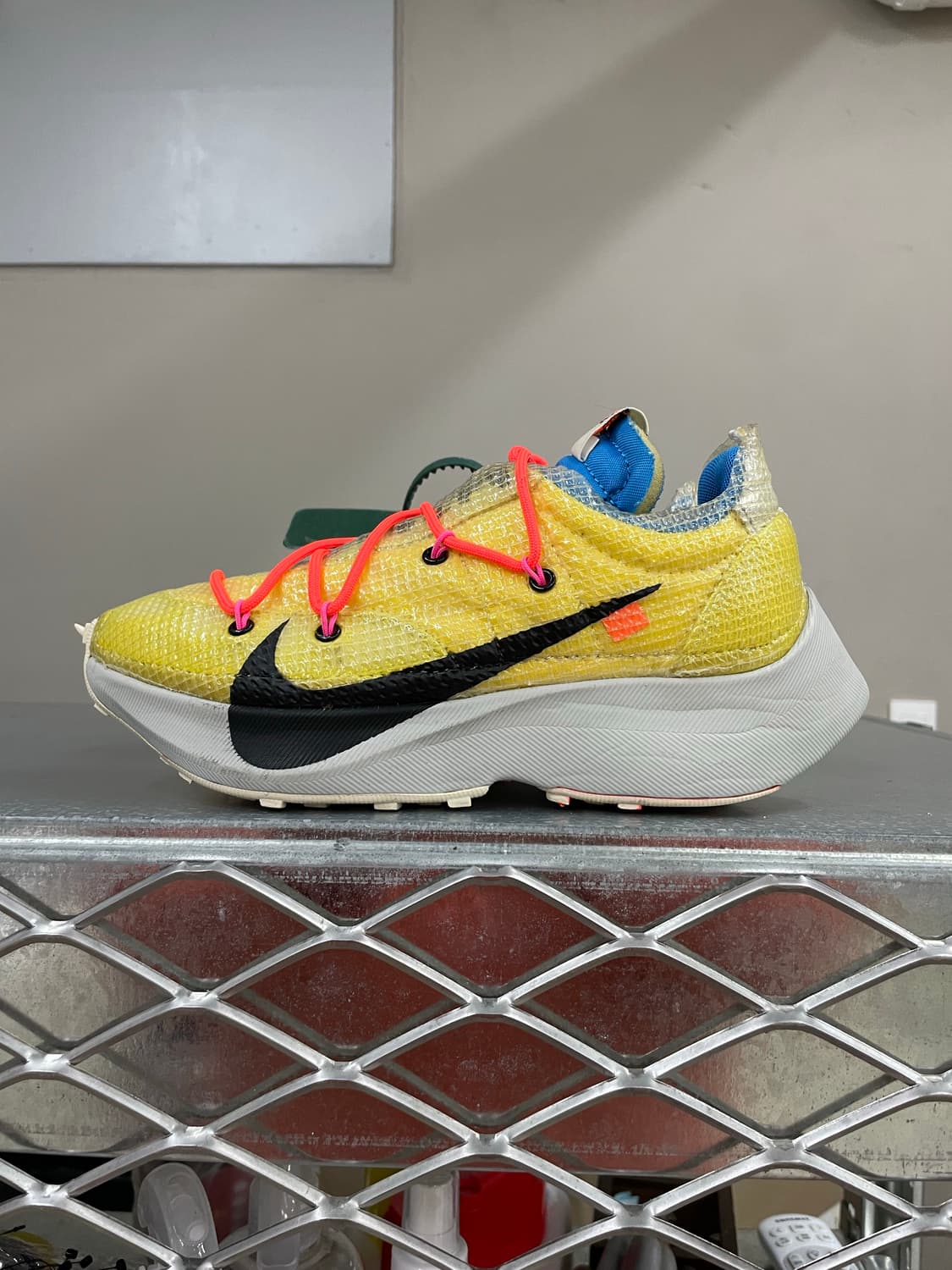 나이키 X 오프화이트 베이퍼 스트릿 옐로우 230 상품이미지1