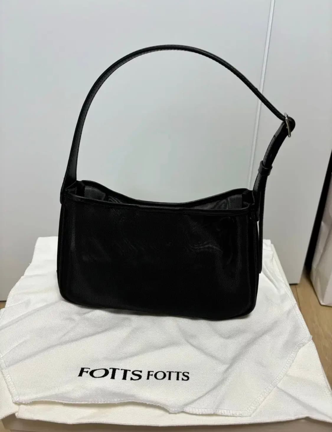 fottsfotts(포츠포츠) - 매쉬백 블랙 상품이미지1