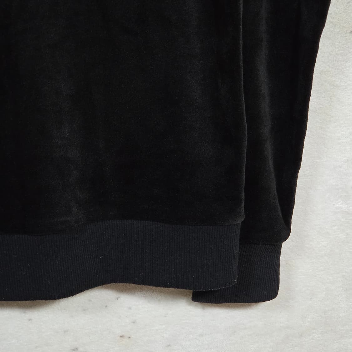 리복 벨벳 블랙 실버 자수 후드집업 상품이미지6