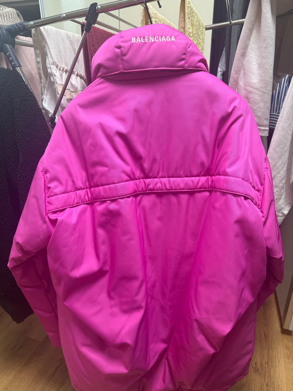 발렌시아가 핑크 패딩입니다 상품이미지7