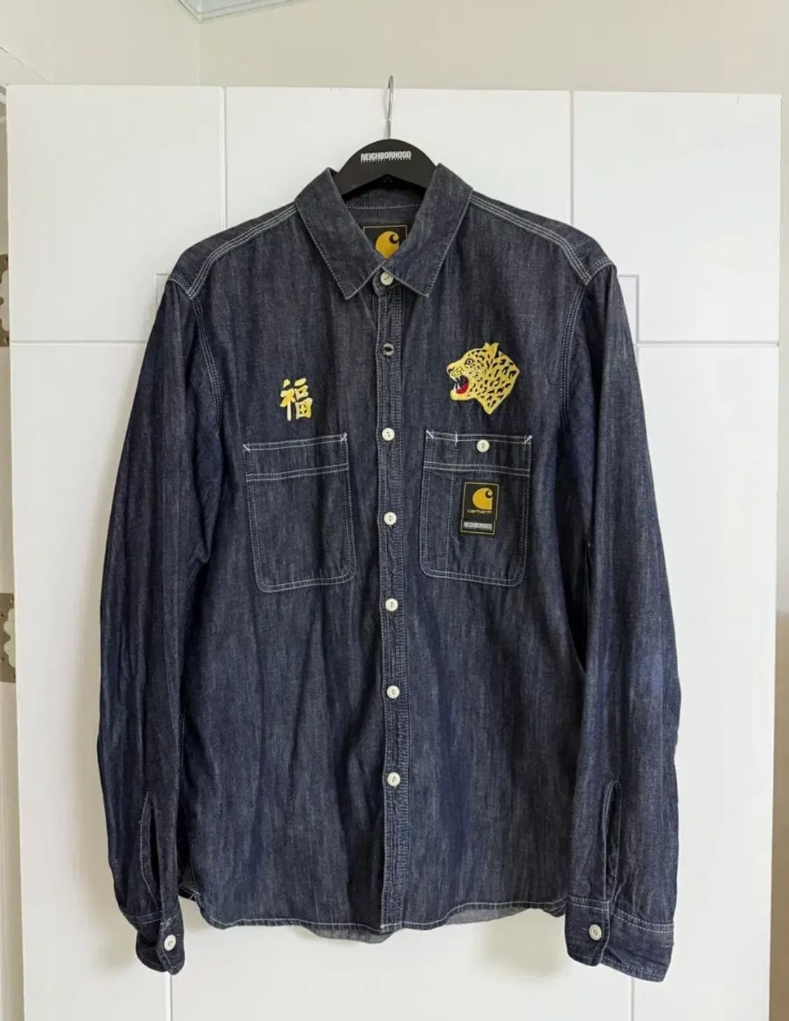 네이버후드 x 칼하트 샴브레이 셔츠 상품이미지1