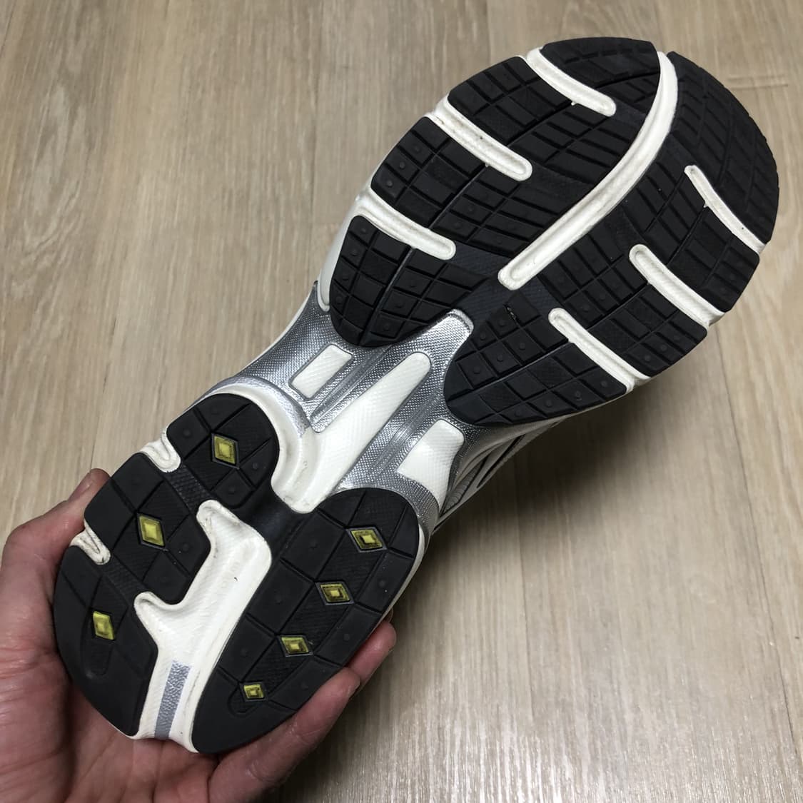 (270) 리복 X 라이풀 프리미어 로드 플러스 화이트 그레이 상품이미지8