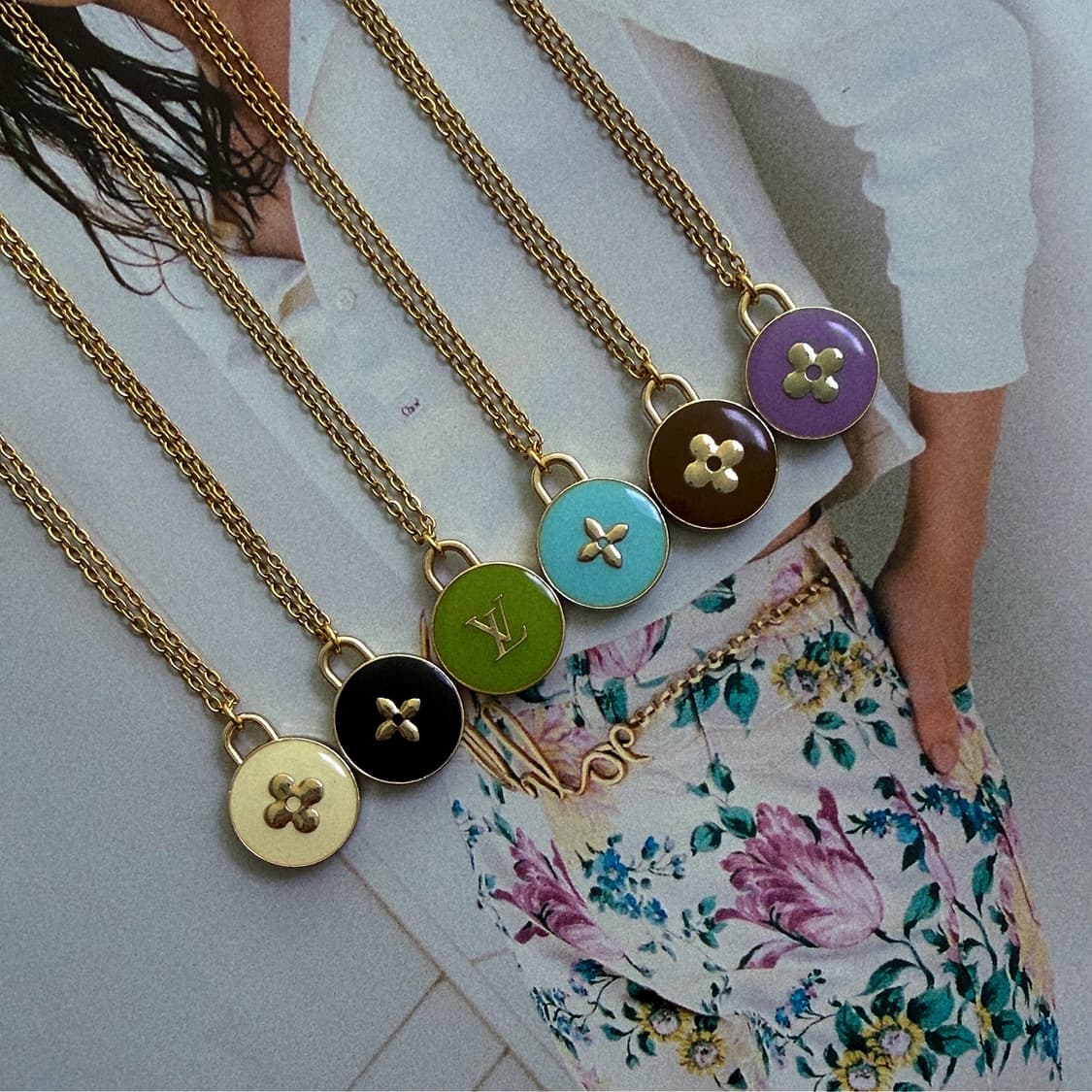 루이비통 팝 컬러 라운드 목걸이 상품이미지2