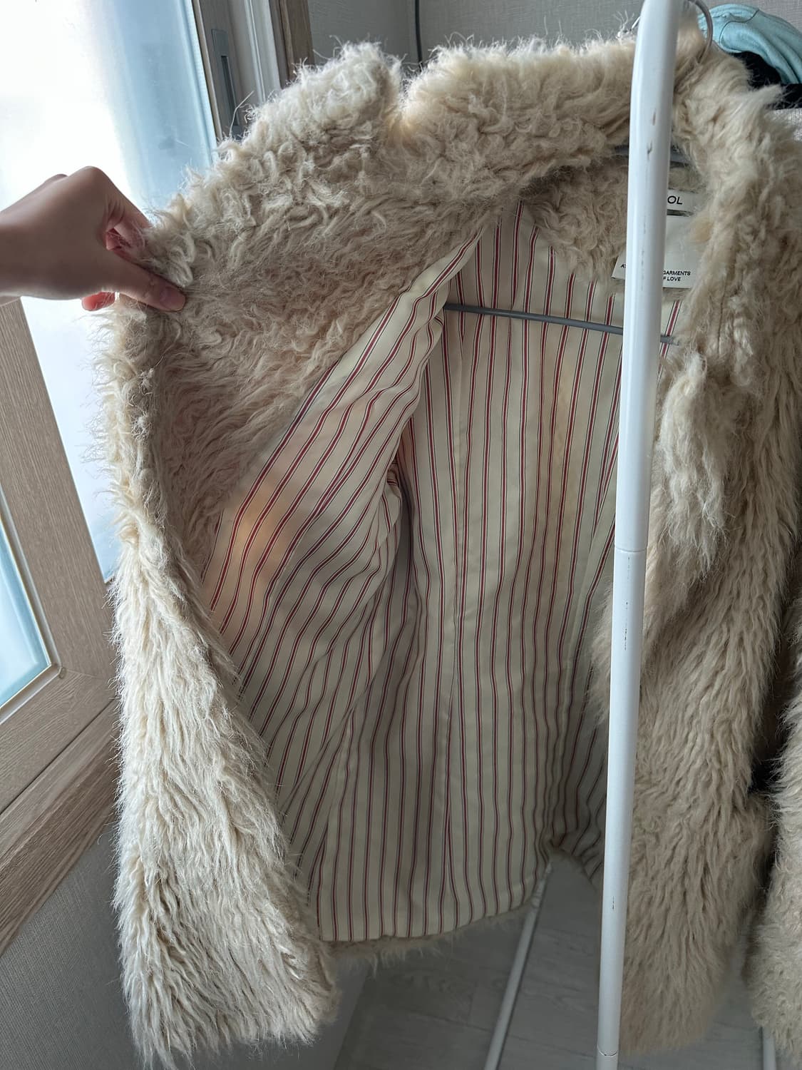 akol 아콜 CRINKLY FUR JACKET - BEIGE 상품이미지8