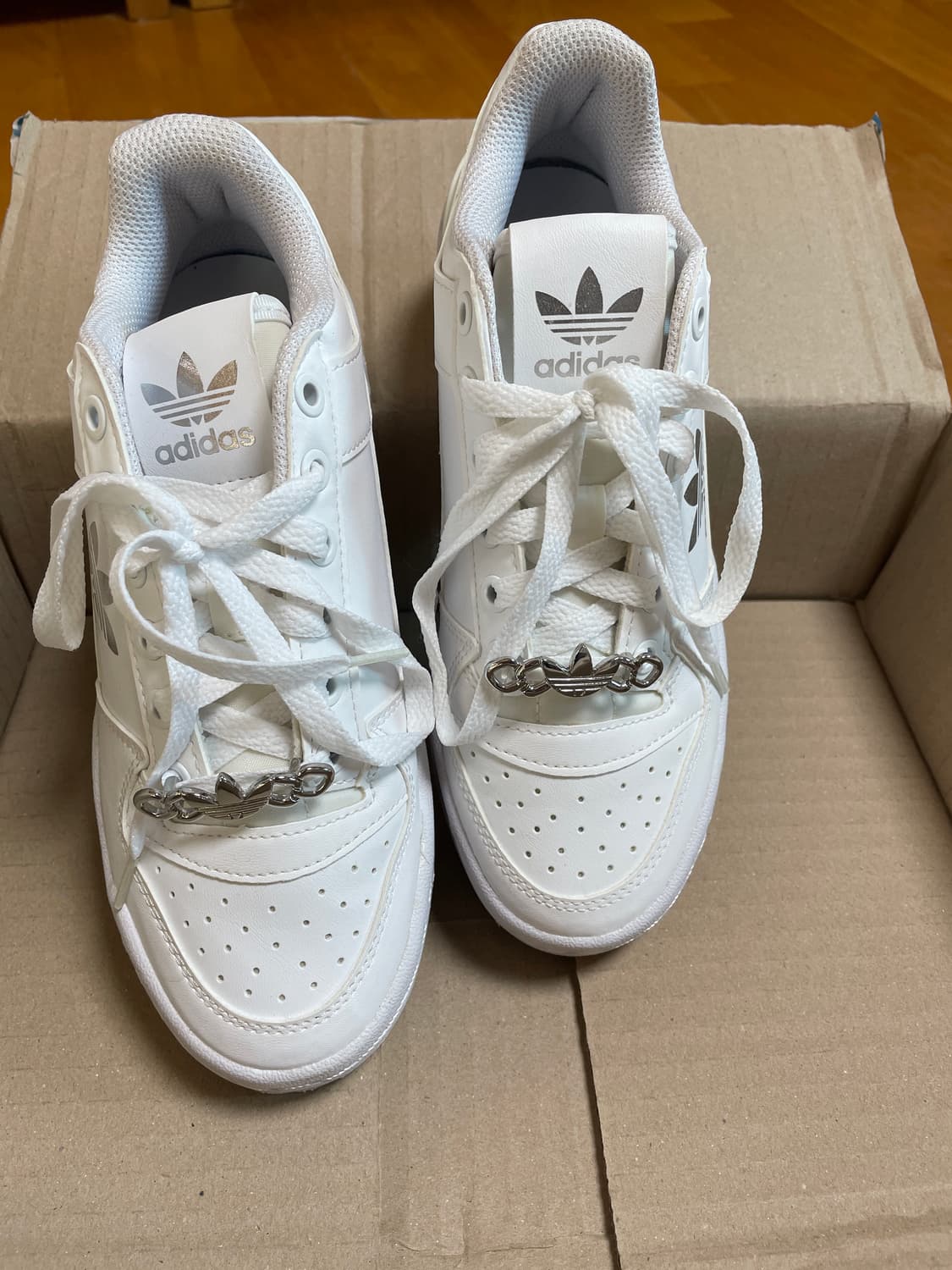 아디다스 운동화 상품이미지2