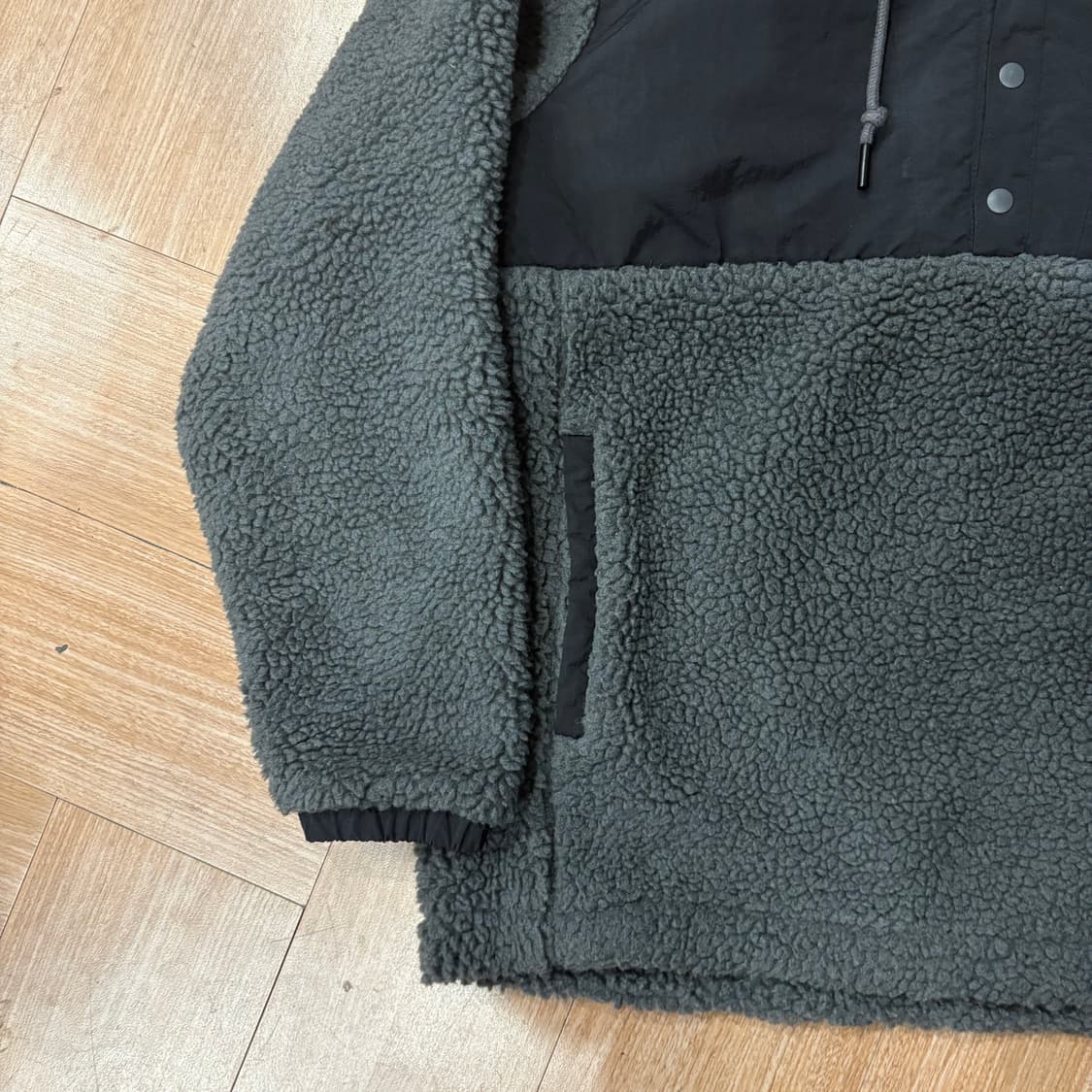 파타고니아 블랙&그레이 쉘드 레트로 X 플리스 풀오버 상품이미지4