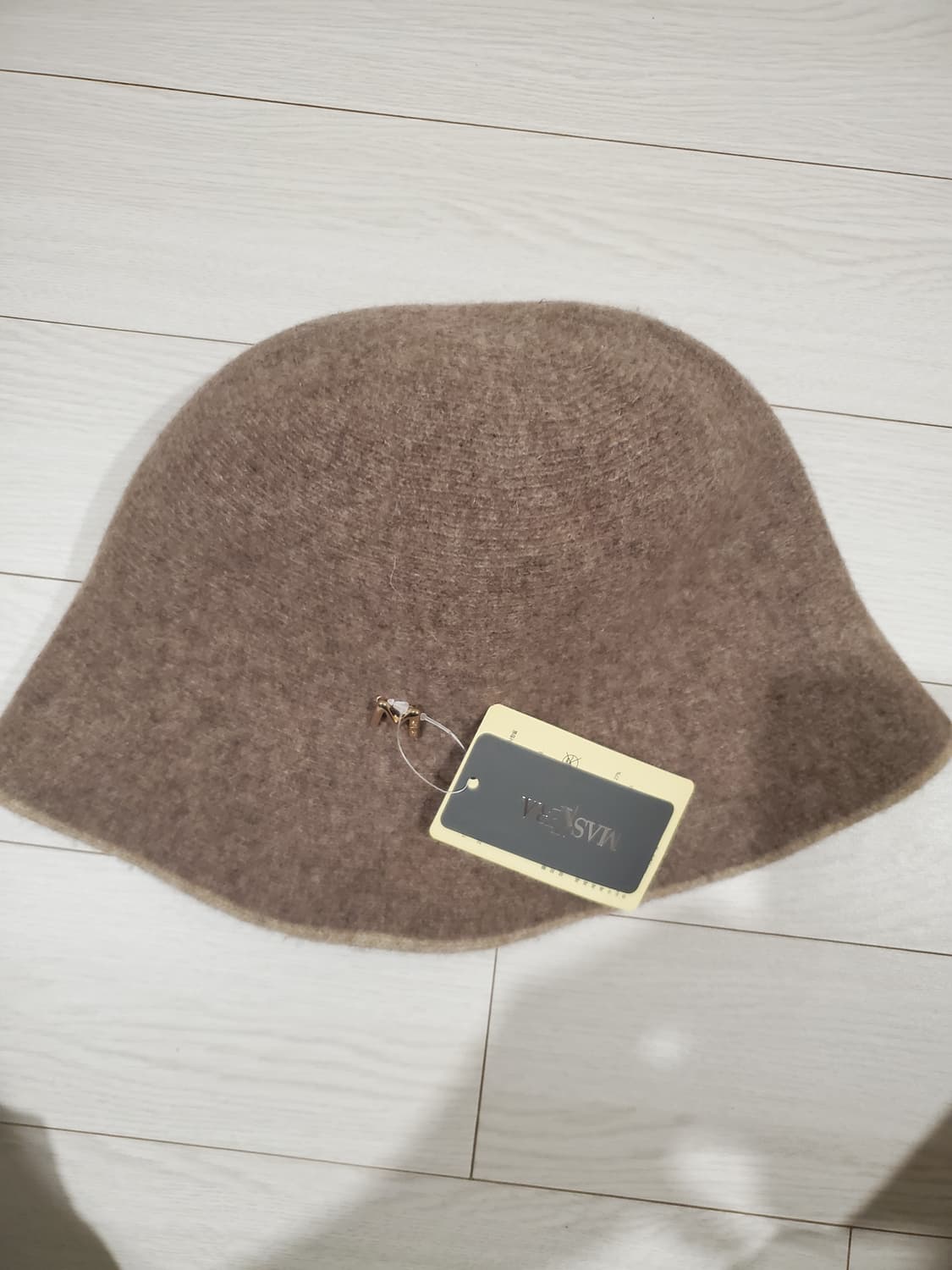 새상품)여성 겨울 버킷햇 마스케라 울 리버시블햇

택 달린 마스케라 울  상품이미지1