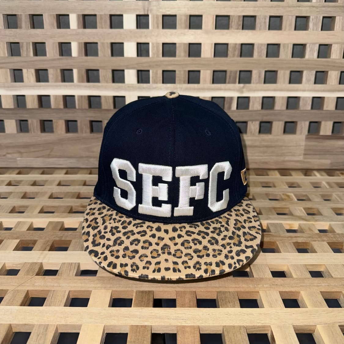 서울이랜드 FC 레오파드 스냅백   상품이미지1