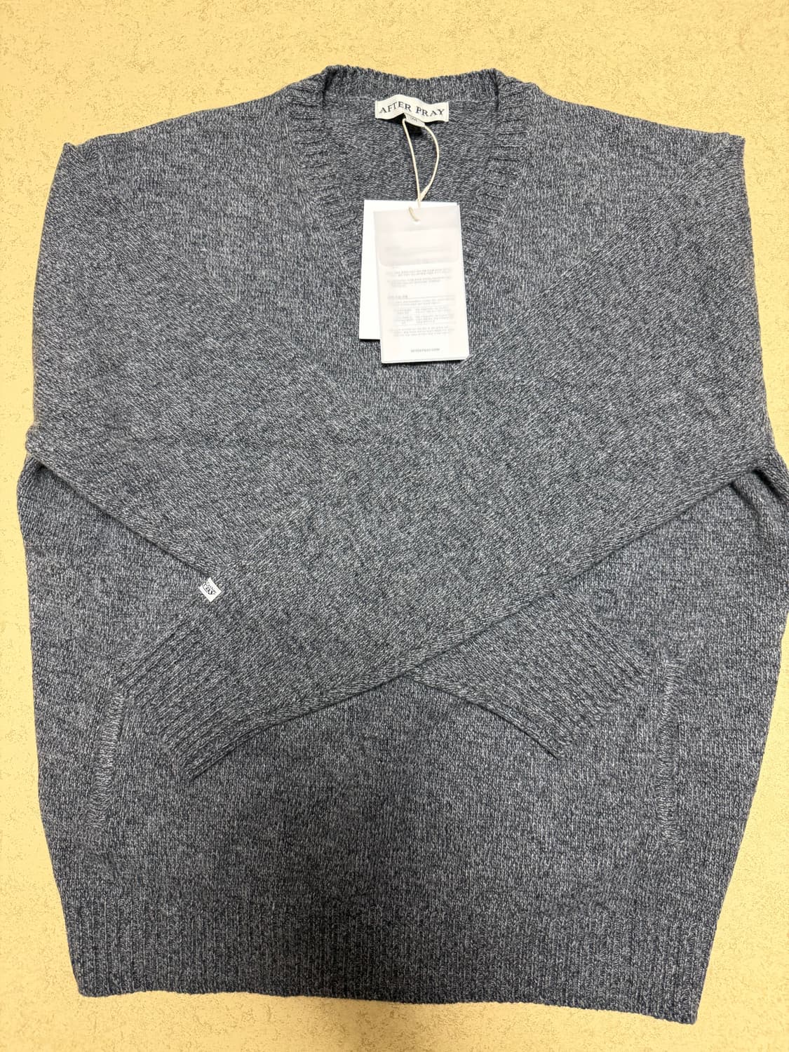 애프터프레이 안타르시아 브이넥M(차콜 텍도 안뗀 새상품) 상품이미지3