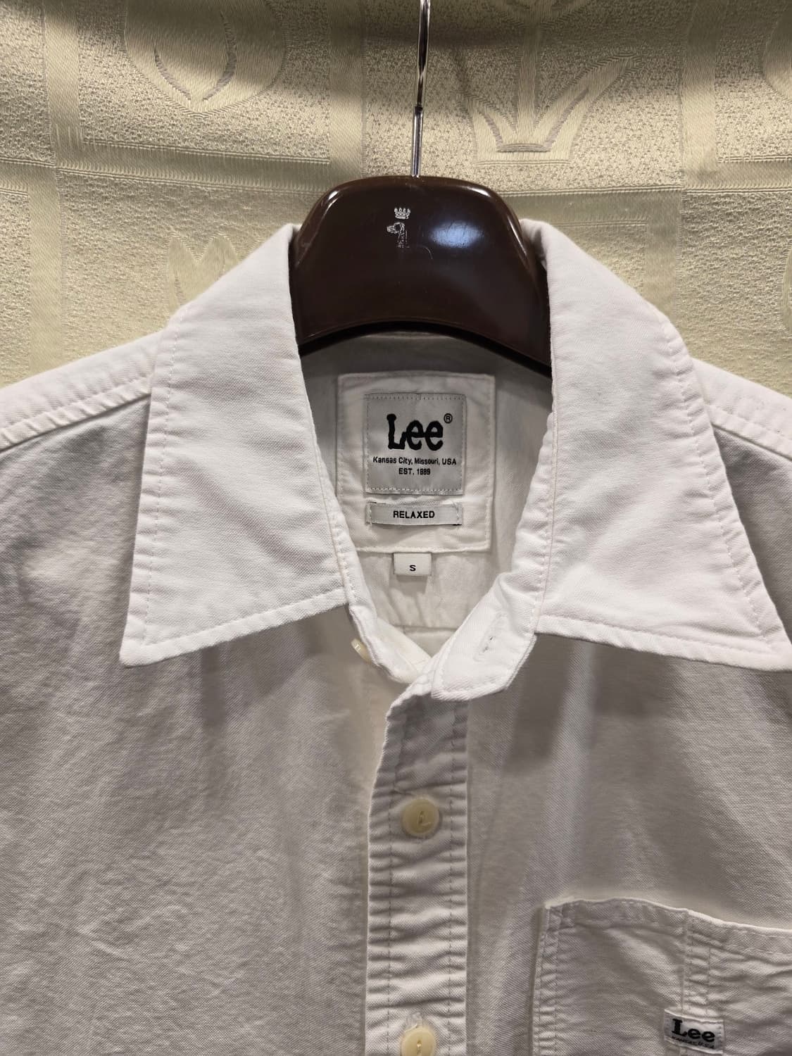리  LEE 릴렉스핏 25년 화이트 반팔 셔츠  남방 프리사이즈 상품이미지2