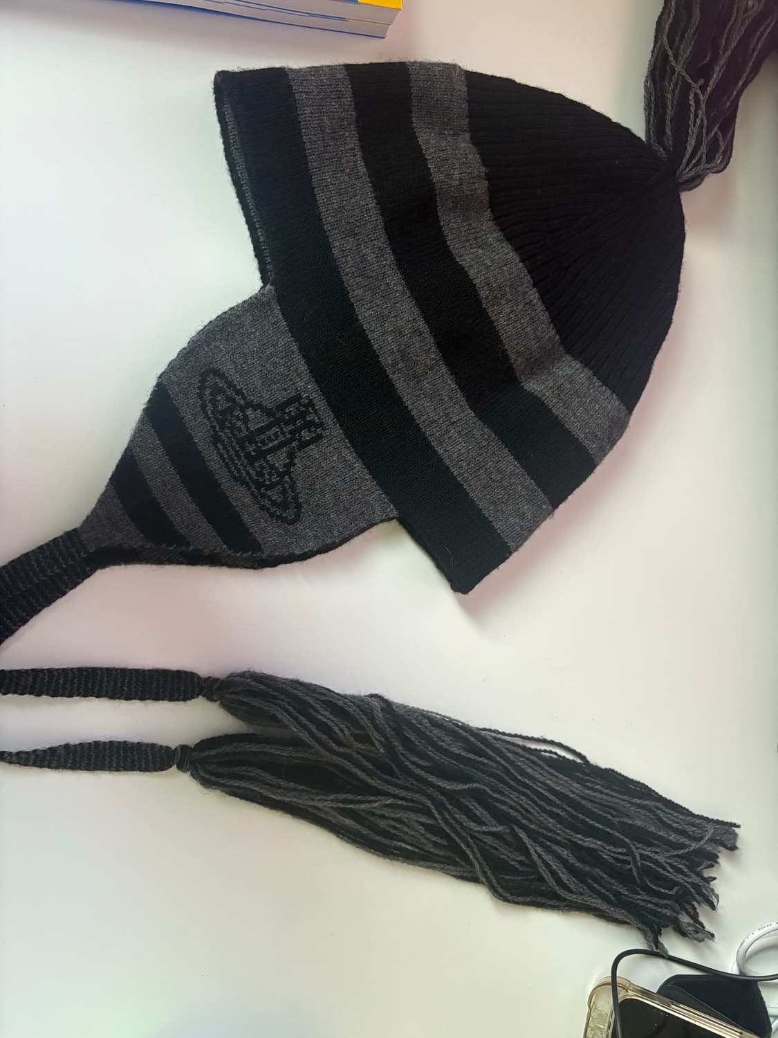 비비안웨스트우드 이어플랩 비니 상품이미지1