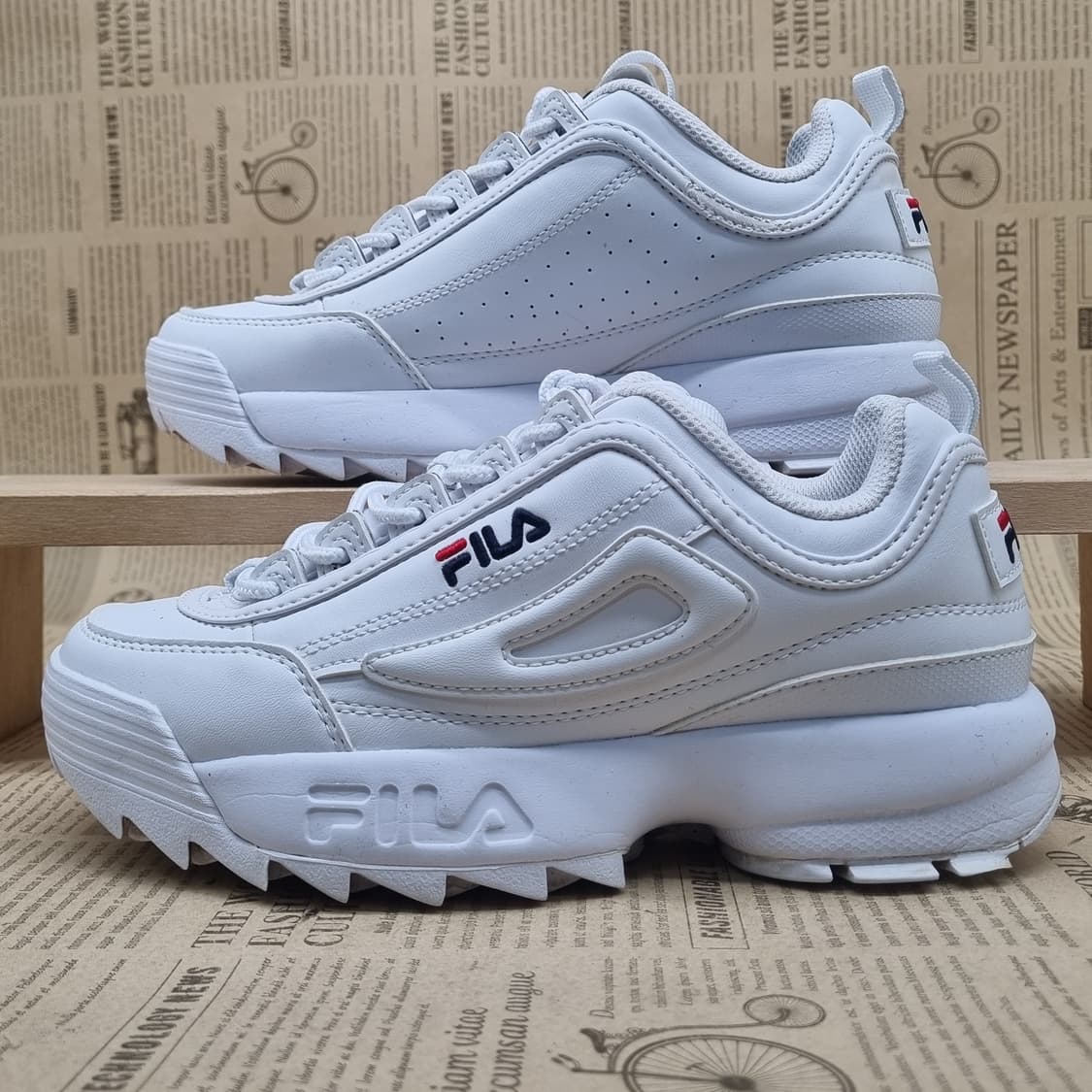 휠라 디스럽터2 여성운동화235 상품이미지1